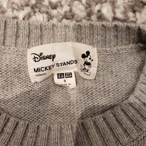 Uniqlo x Disney Mickey Stands Grey Wool Sweater - Picture 3 of 3
